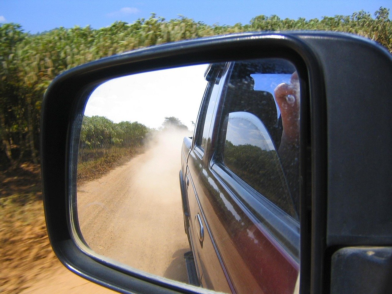 offroad, look in side mirrors, dust